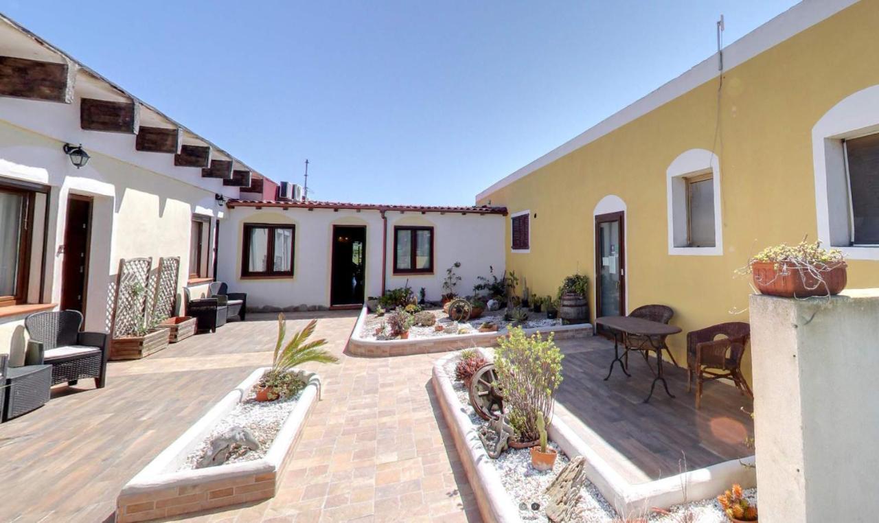 La Tankitta Turismo Rurale Hostal Stintino Exterior foto